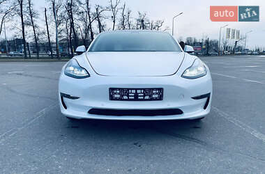 Седан Tesla Model 3 2021 в Киеве