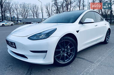 Седан Tesla Model 3 2021 в Киеве