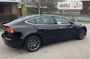 Седан Tesla Model 3 2019 в Львові