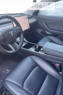 Седан Tesla Model 3 2019 в Львові