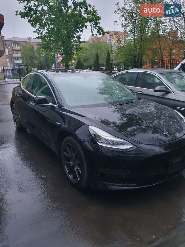 Седан Tesla Model 3 2018 в Хмельницком