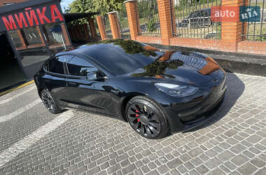 Седан Tesla Model 3 2022 в 