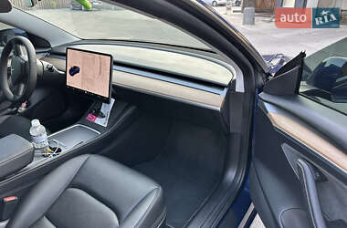 Седан Tesla Model 3 2021 в Виннице