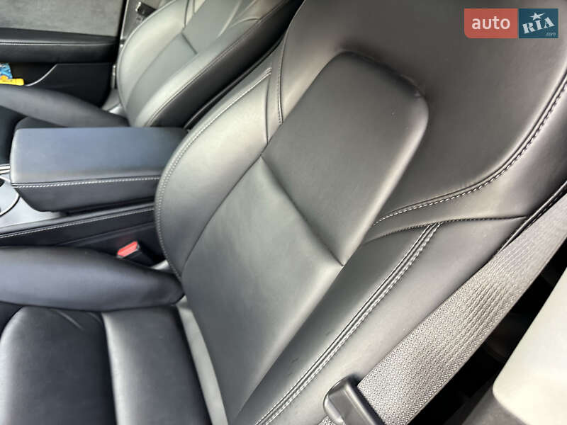 Седан Tesla Model 3 2021 в Виннице