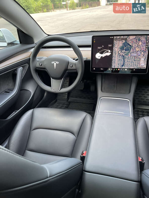 Седан Tesla Model 3 2023 в Києві