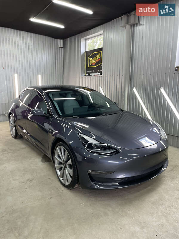 Седан Tesla Model 3 2021 в Полтаві