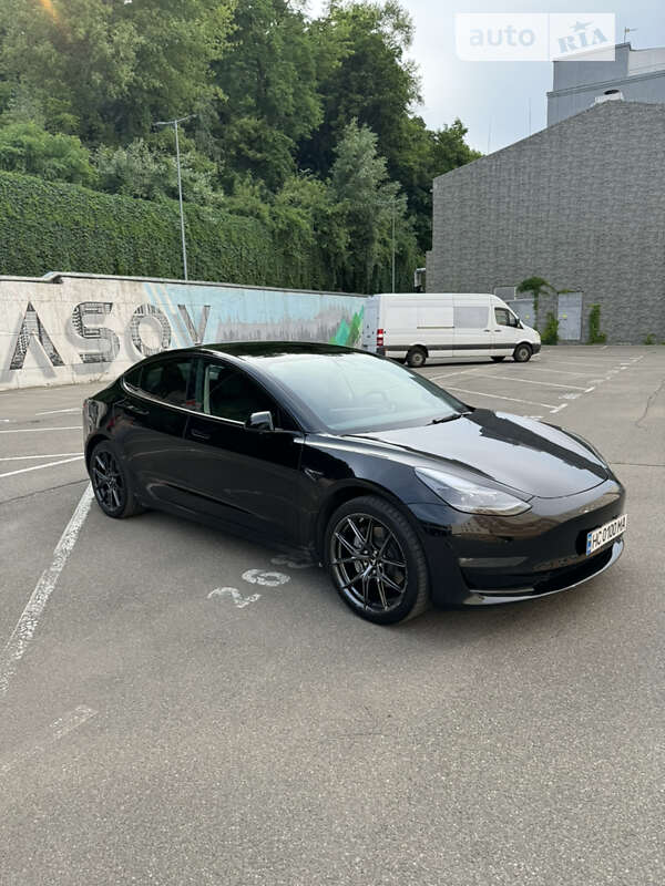Седан Tesla Model 3 2021 в Києві