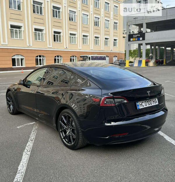 Седан Tesla Model 3 2021 в Києві