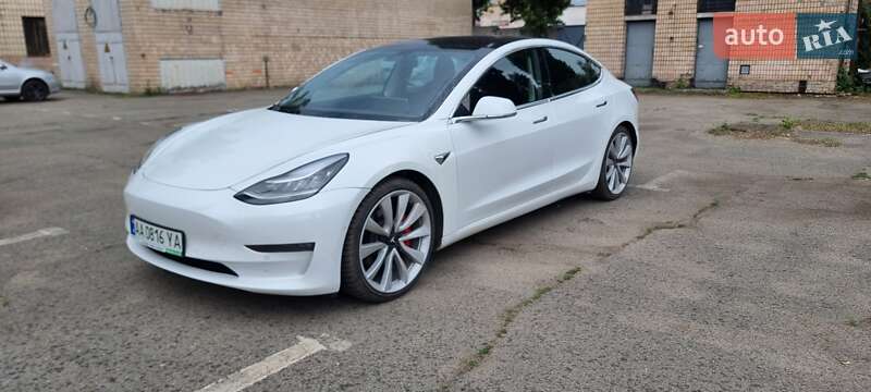 Седан Tesla Model 3 2019 в Києві