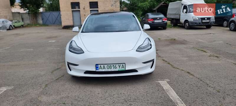 Седан Tesla Model 3 2019 в Києві