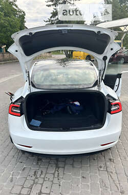 Седан Tesla Model 3 2020 в Львове
