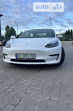 Седан Tesla Model 3 2020 в Львове