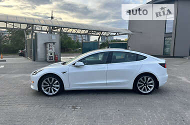 Седан Tesla Model 3 2020 в Львове