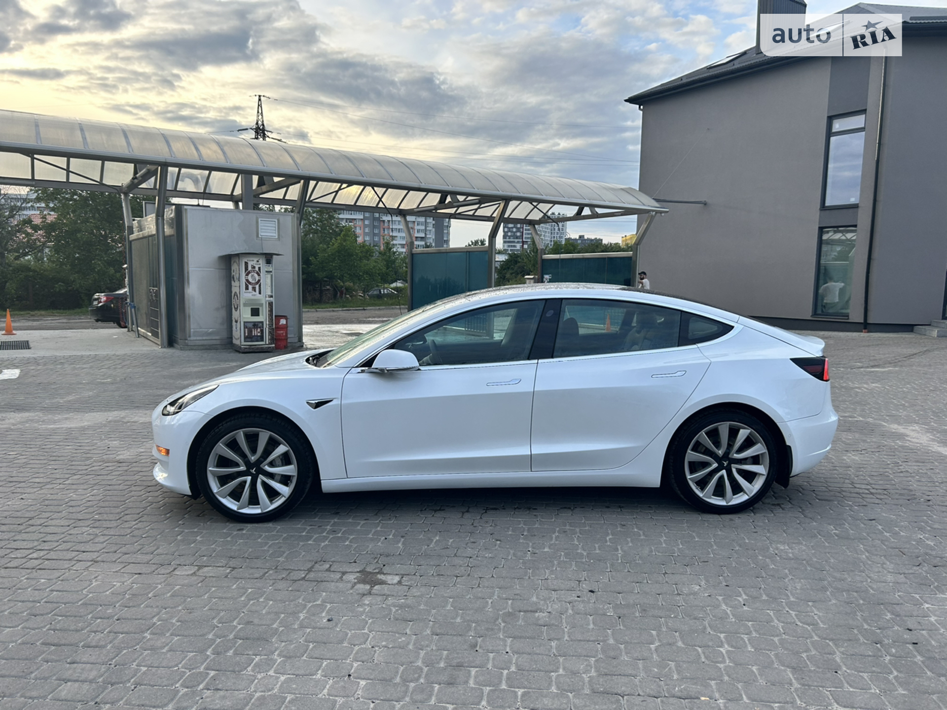 2020 Tesla Model 3 - мініатюра 9