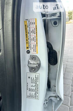 Седан Tesla Model 3 2020 в 