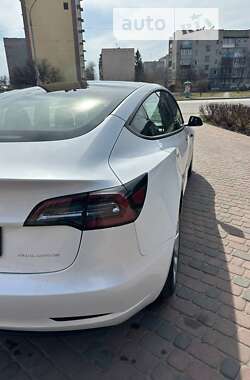Седан Tesla Model 3 2021 в Павлограді