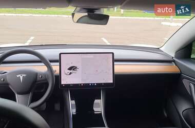 Седан Tesla Model 3 2020 в Кременчуге