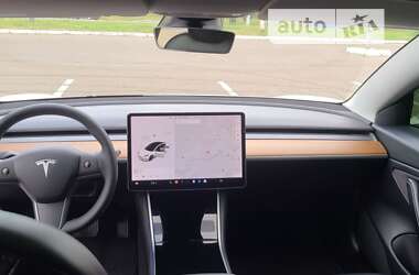 Седан Tesla Model 3 2020 в Кременчуці