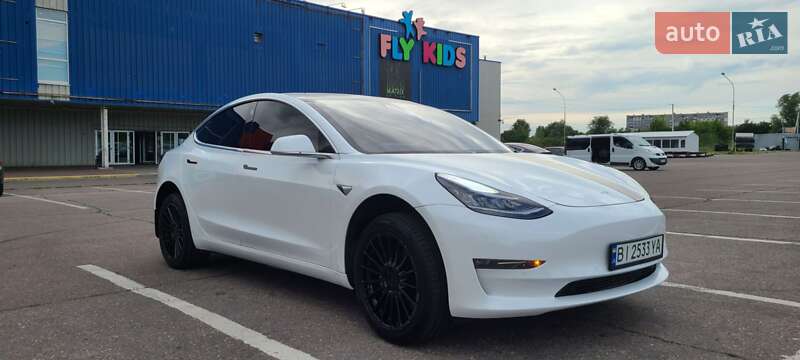 Седан Tesla Model 3 2020 в Кременчуге