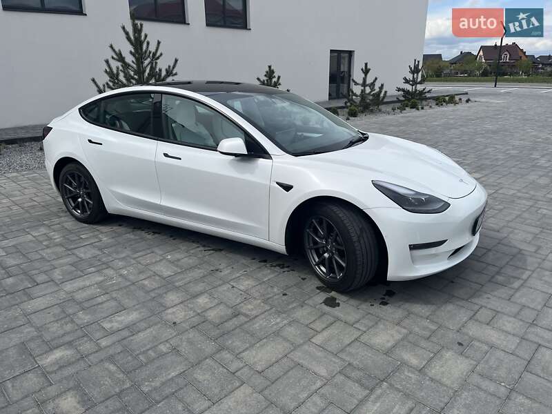 Tesla Model 3 2021