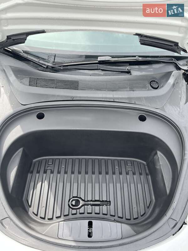 Седан Tesla Model 3 2021 в Луцьку фото 28 Седан Tesla Model 3 2021 в Луцьку