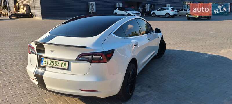 Седан Tesla Model 3 2020 в Кременчуге