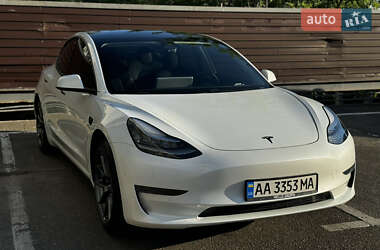 Седан Tesla Model 3 2019 в 
