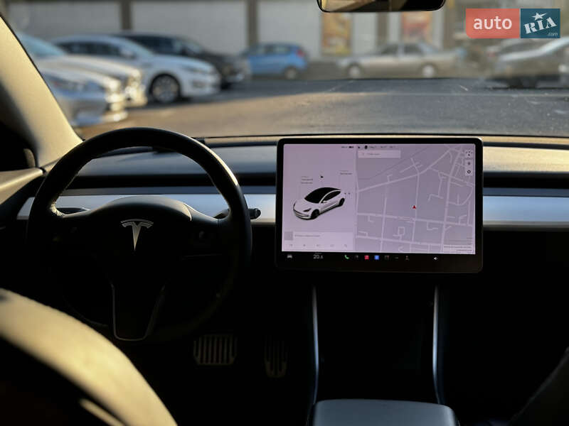 Седан Tesla Model 3 2019 в Киеве