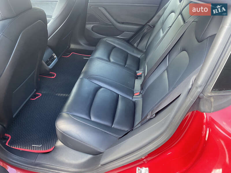 Седан Tesla Model 3 2020 в Запорожье