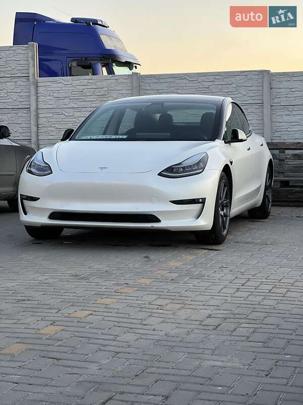 Седан Tesla Model 3 2020 в Харкові