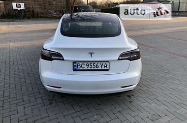 Седан Tesla Model 3 2019 в Львові