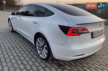 Седан Tesla Model 3 2020 в Млинове