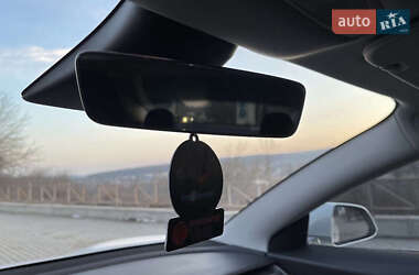Седан Tesla Model 3 2020 в Млинове