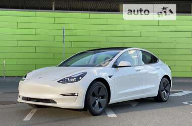 Седан Tesla Model 3 2023 в Києві