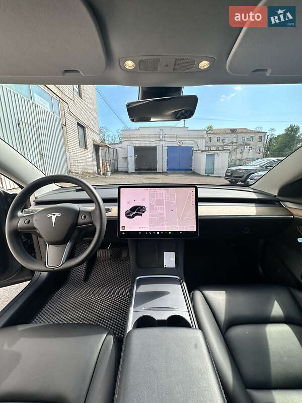 Седан Tesla Model 3 2022 в Києві