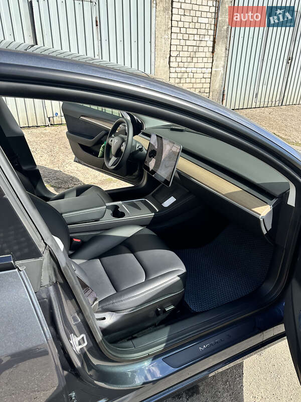 Седан Tesla Model 3 2022 в Києві