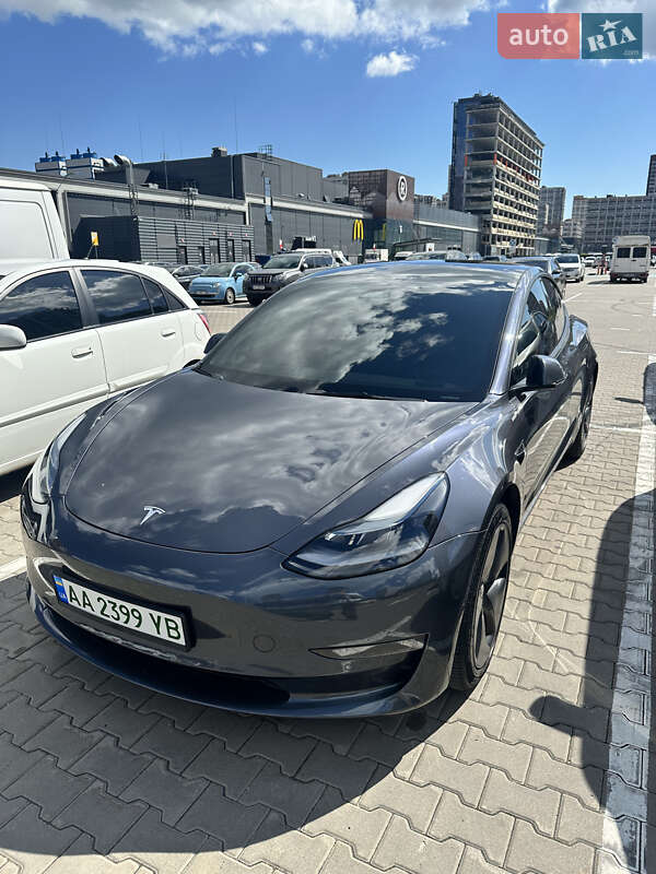Седан Tesla Model 3 2022 в Києві