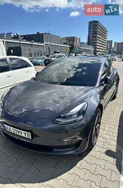 Седан Tesla Model 3 2022 в 