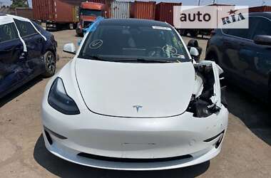 Седан Tesla Model 3 2021 в Львове