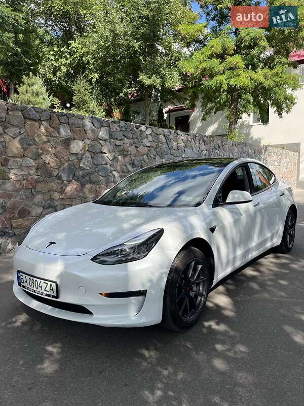 Tesla Model 3 2022
