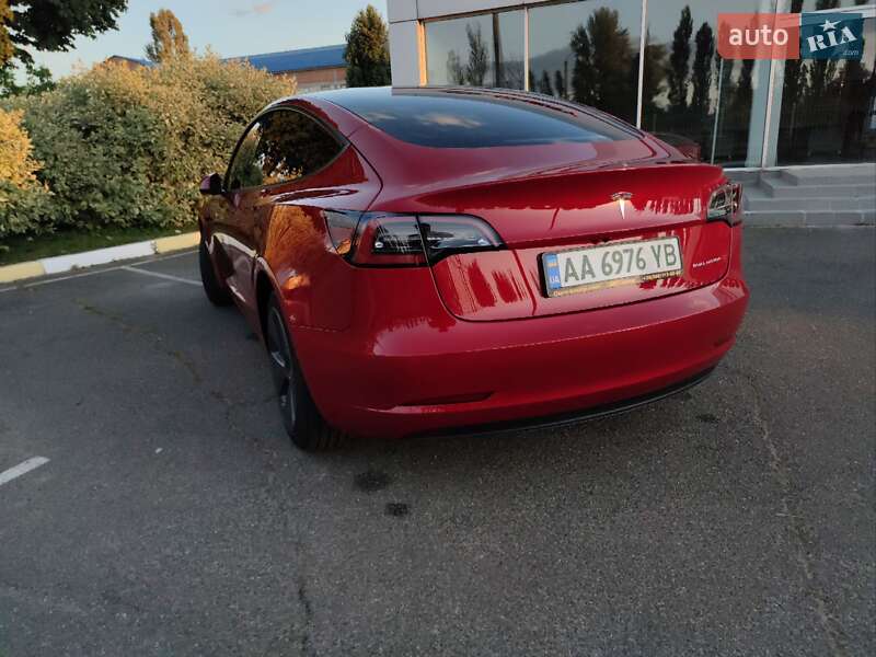 Седан Tesla Model 3 2022 в Киеве