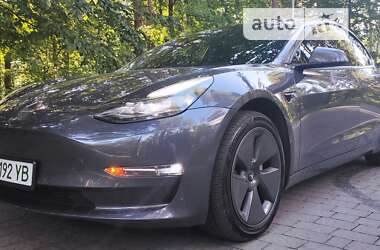 Седан Tesla Model 3 2023 в Львове