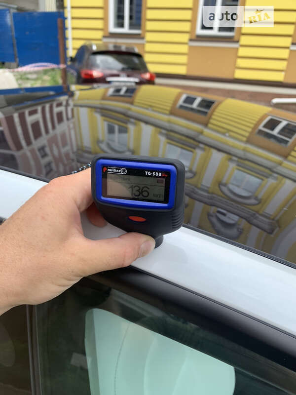 Седан Tesla Model 3 2021 в Киеве