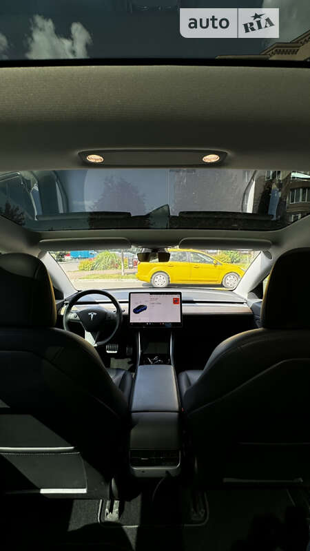 Седан Tesla Model 3 2018 в Киеве