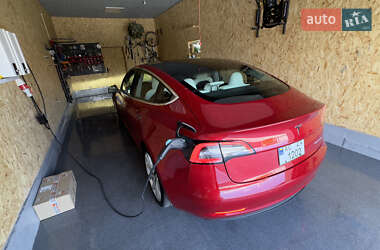Седан Tesla Model 3 2018 в 