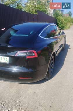 Седан Tesla Model 3 2019 в 
