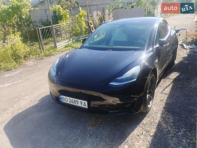Седан Tesla Model 3 2019 в 