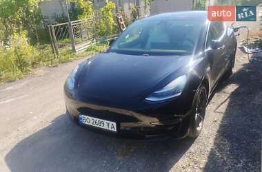 Седан Tesla Model 3 2019 в 