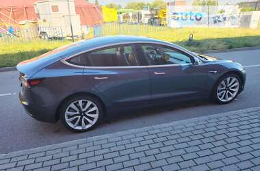 Седан Tesla Model 3 2018 в Львові