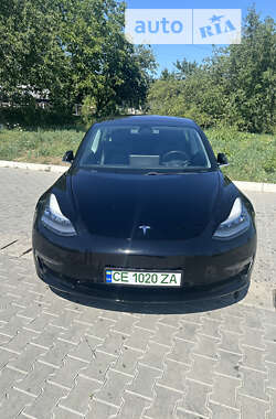 Седан Tesla Model 3 2018 в Чернівцях